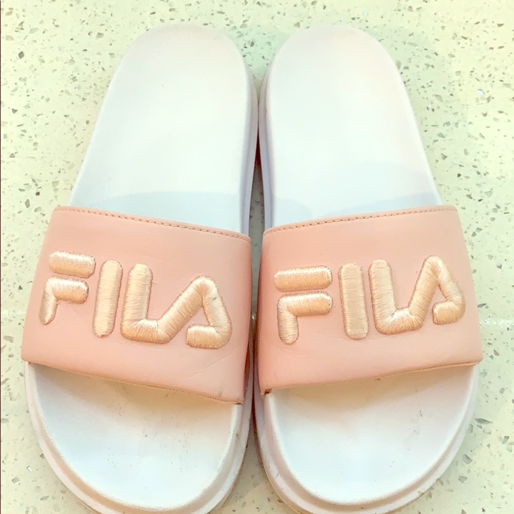 PiNK FiLA SLiDES